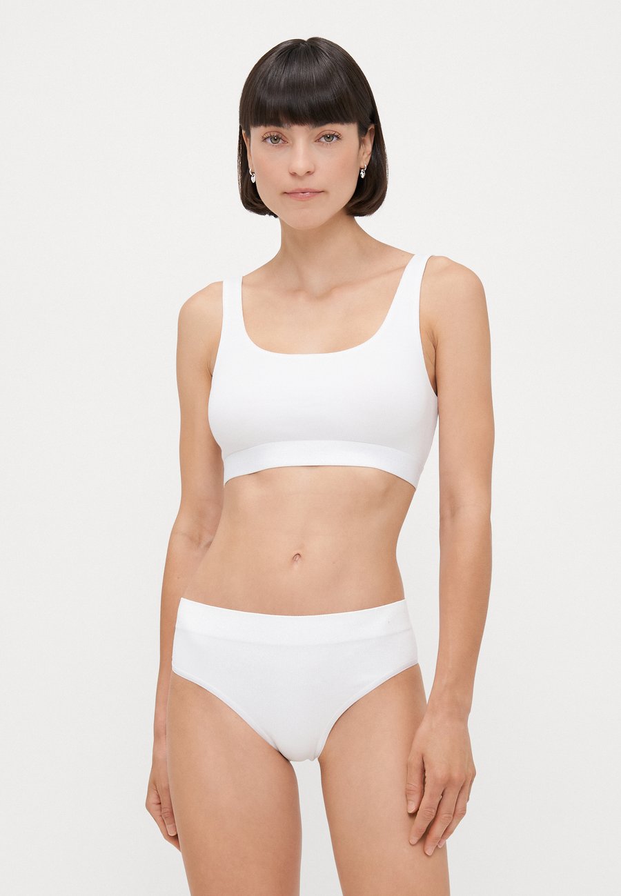 Бюстье Organic Basics CORE BRALETTE, White
Бюстье Organic Basics CORE BRALETTE, White