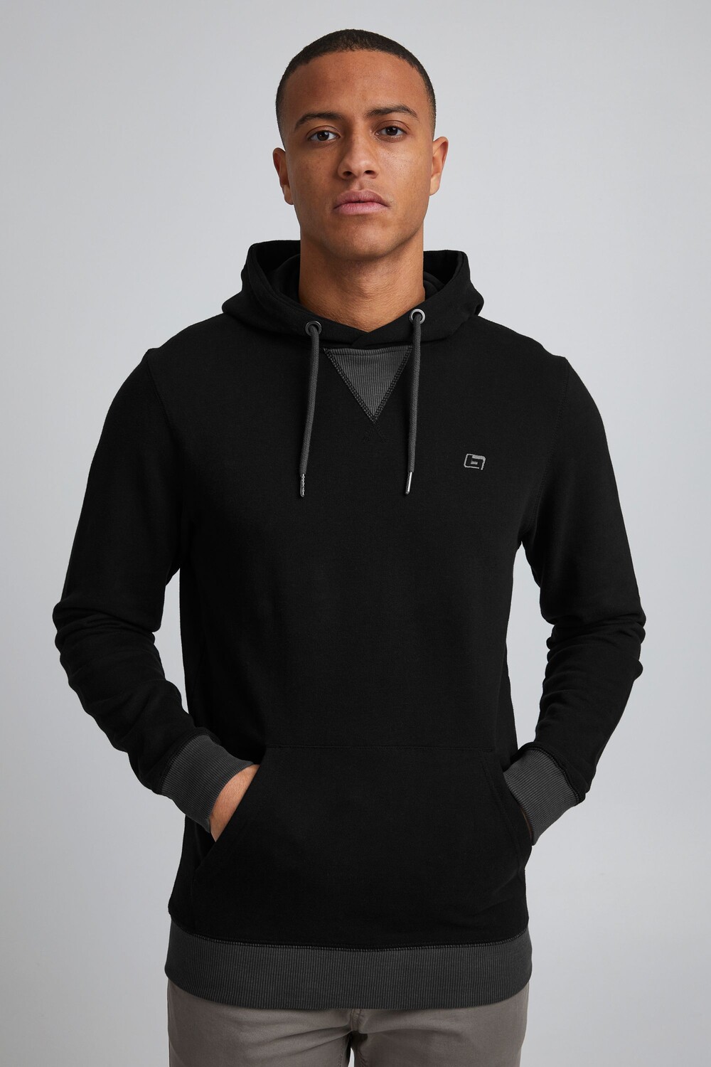 Толстовка BLEND Kapuzen, черный
Толстовка BLEND Kapuzen, черный