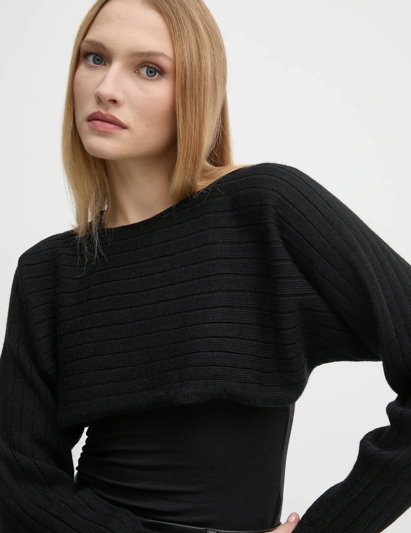 Шерстяной свитер Sisley, черный
Шерстяной свитер Sisley, черный