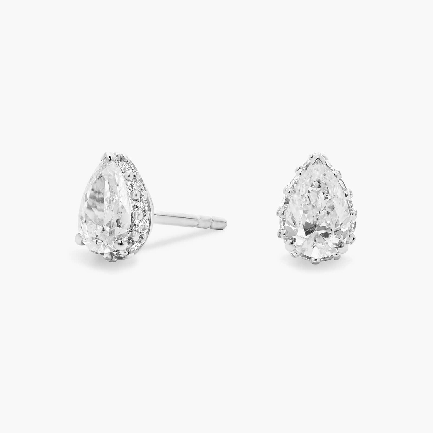 Серьги-гвоздики с скрытым ореолом в форме груши из 14-каратного белого золота (1 карат, двойной) Blue Nile
Серьги-гвоздики с скрытым ореолом в форме груши из 14-каратного белого золота (1 карат, двойной) Blue Nile