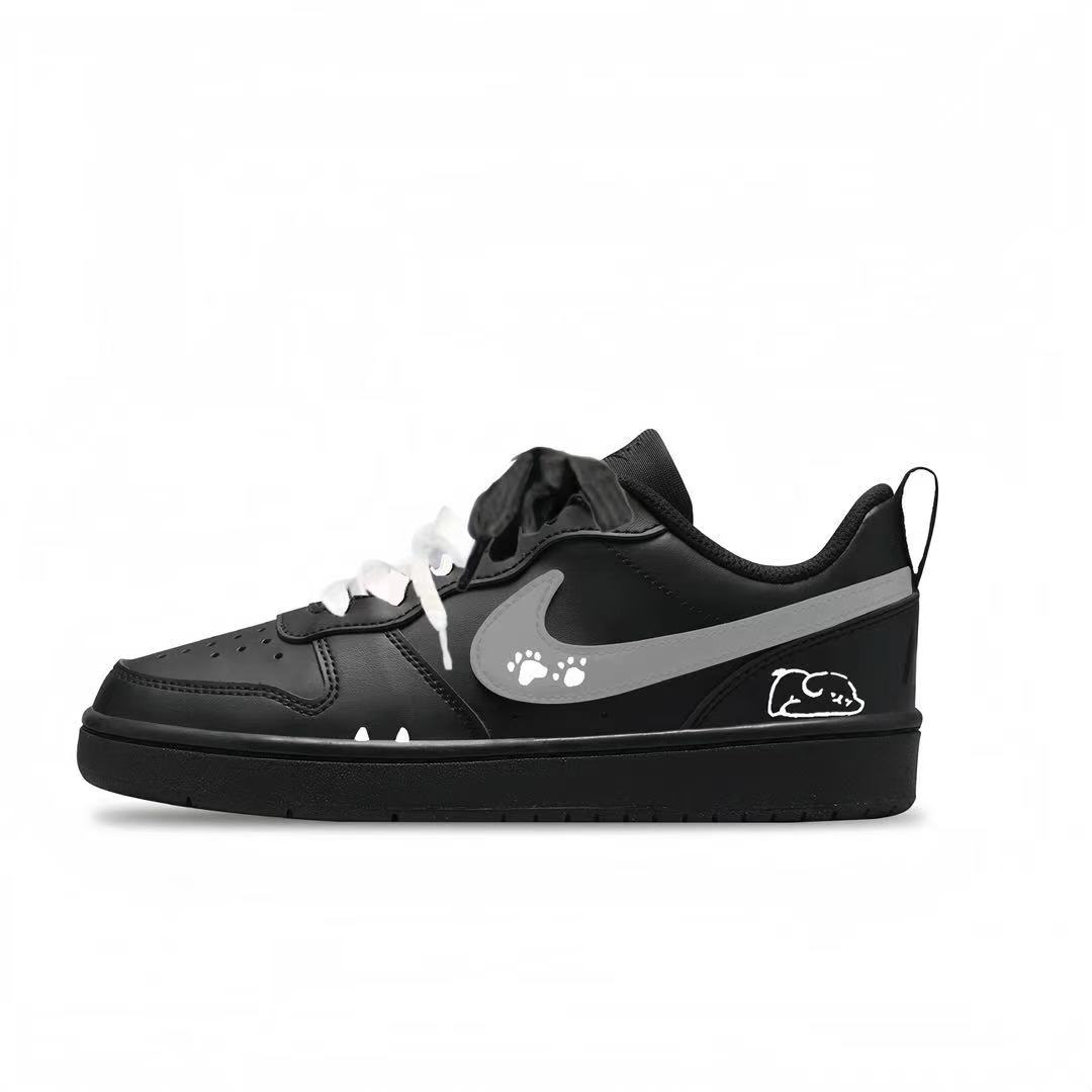 Nike Court Borough Lazy Puppy противоскользящие устойчивые к истиранию низкие детские скейтбординг кроссовки black для подростков
Nike Court Borough Lazy Puppy противоскользящие устойчивые к истиранию низкие детские скейтбординг кроссовки black для подростков