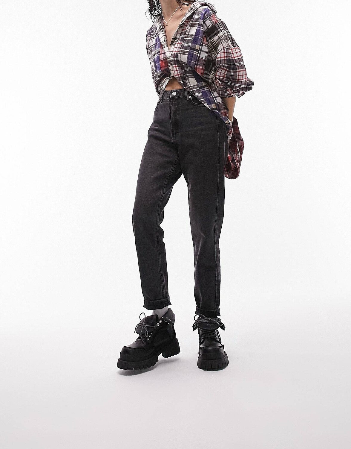 Черные выбеленные джинсы Topshop Mom
Черные выбеленные джинсы Topshop Mom