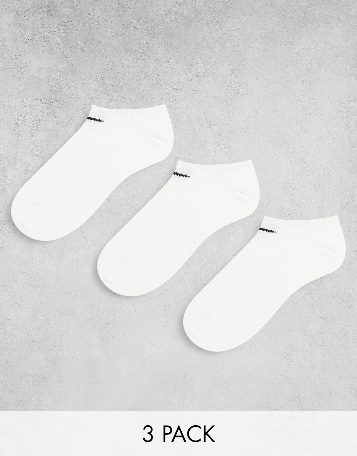 Набор из 3 белых спортивных носков унисекс Nike Training 
Набор из 3 белых спортивных носков унисекс Nike Training