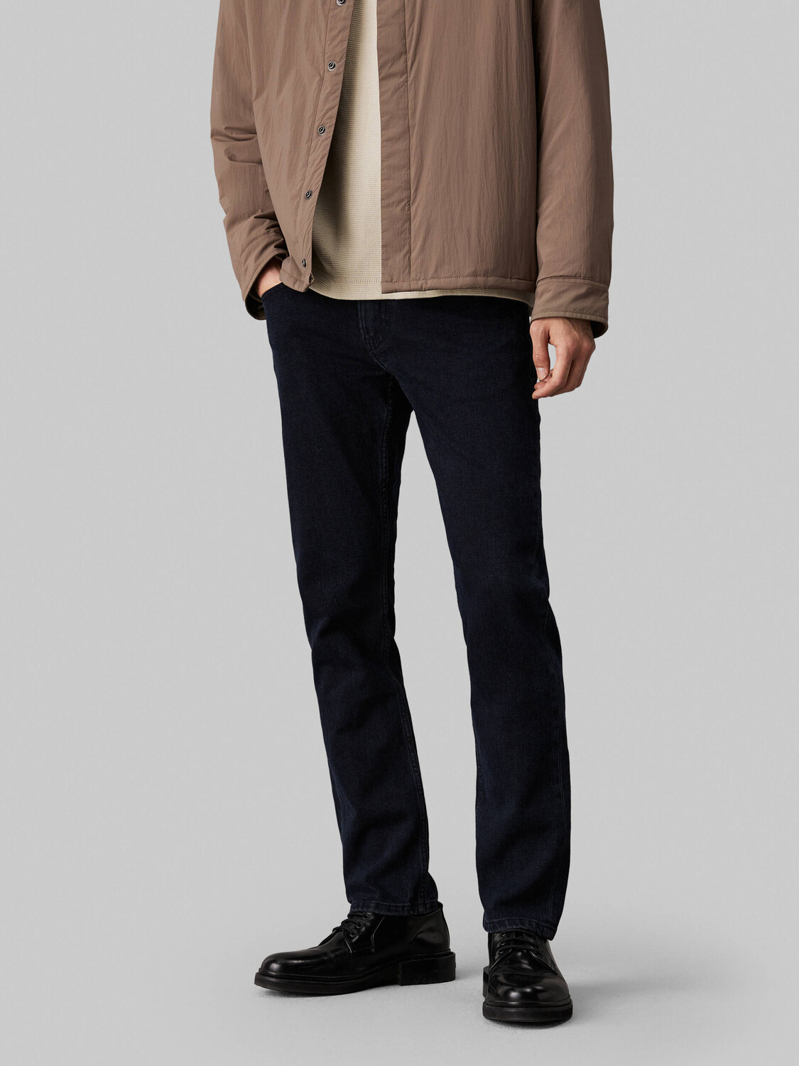 Джинсы CALVIN KLEIN JEANS Slim Fit, темно-синий
Джинсы CALVIN KLEIN JEANS Slim Fit, темно-синий