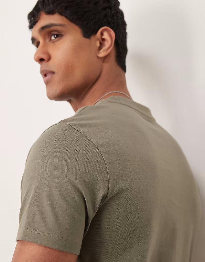 Футболка с круглым вырезом ASOS DESIGN Essential цвета хаки
Футболка с круглым вырезом ASOS DESIGN Essential цвета хаки