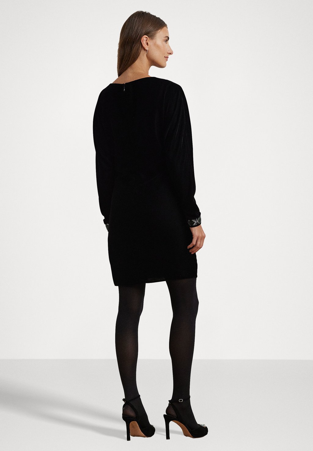 Коктейльное платье / Вечернее платье BEADED-TRIM VELVET COCKTAIL DRESS Lauren Ralph Lauren, черный
Коктейльное платье / Вечернее платье BEADED-TRIM VELVET COCKTAIL DRESS Lauren Ralph Lauren, черный