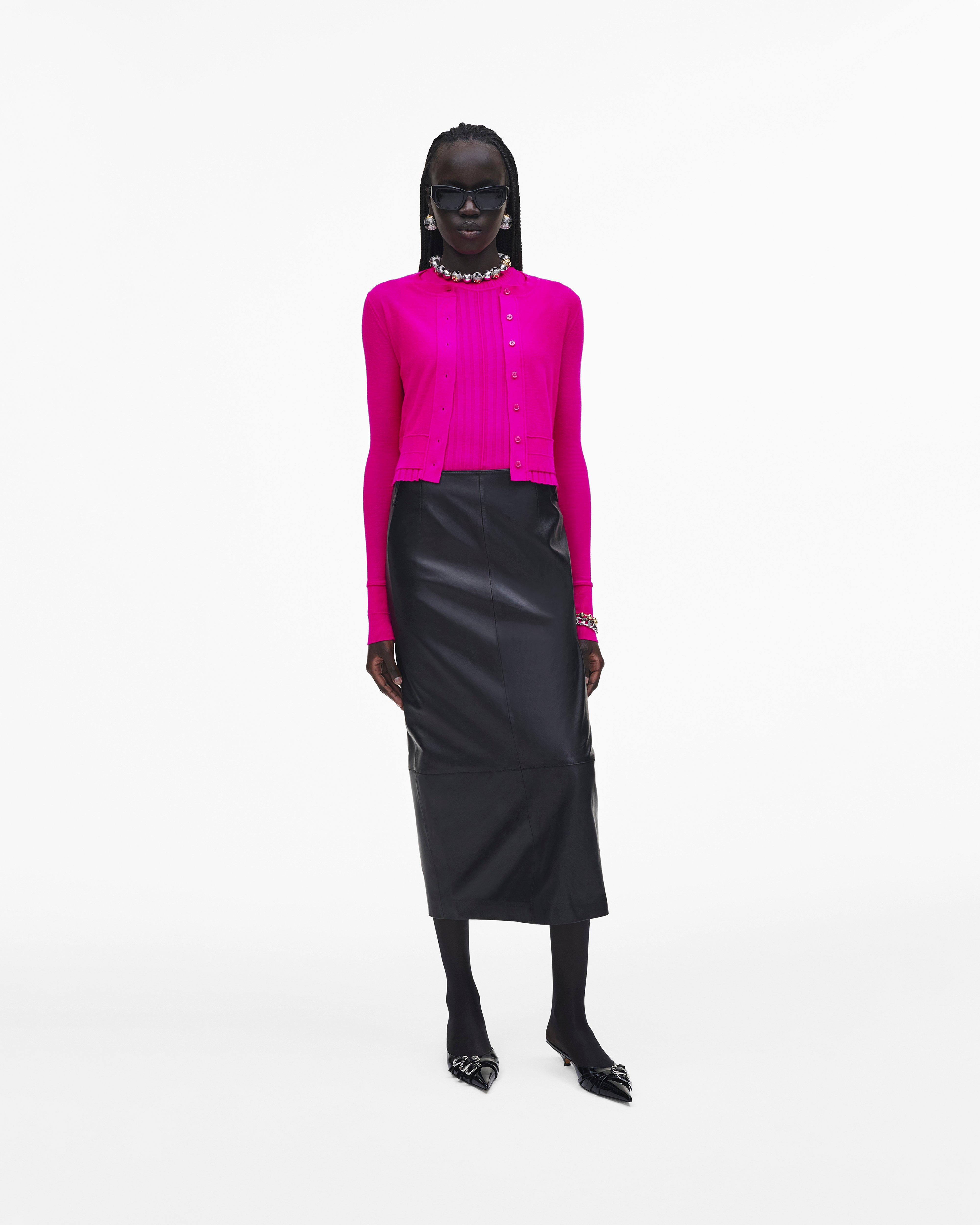 Кардиган из мериносовой шерсти в мелкий рубчик Marc Jacobs, розовый
Кардиган из мериносовой шерсти в мелкий рубчик Marc Jacobs, розовый