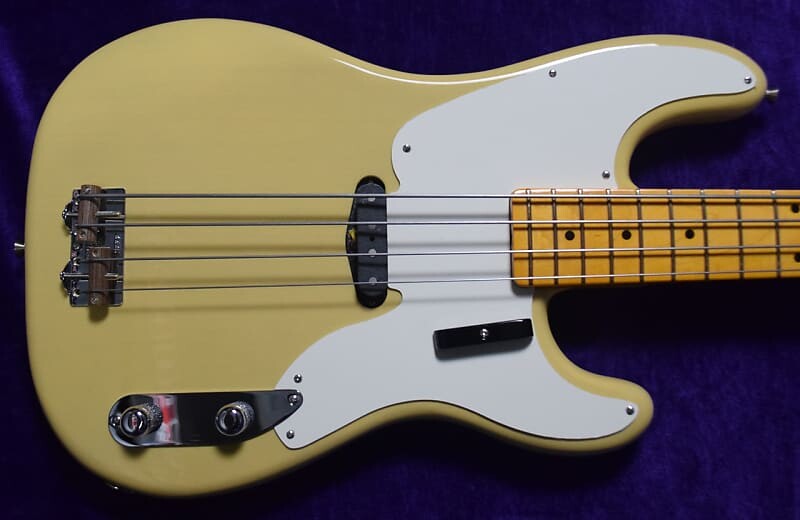 Фендер АМ. Vintage II '54 P-Bass, Блондинка / Клен Fender Fender American Vintage 2
Фендер АМ. Vintage II '54 P-Bass, Блондинка / Клен Fender Fender American Vintage 2