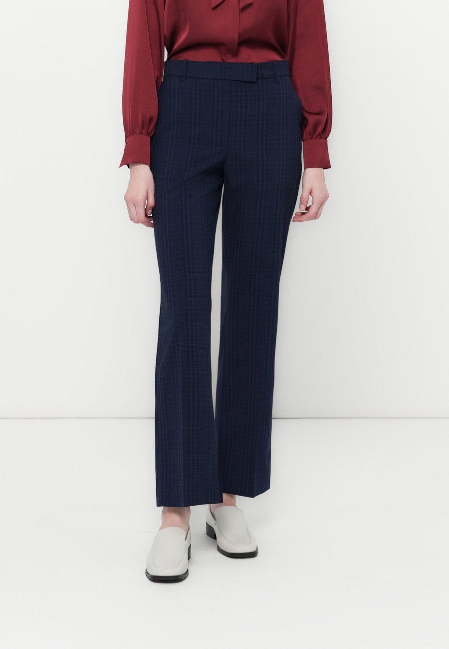 Брюки IVY OAK POLINA ANN, Blue /Dark Blue
Брюки IVY OAK POLINA ANN, Blue /Dark Blue