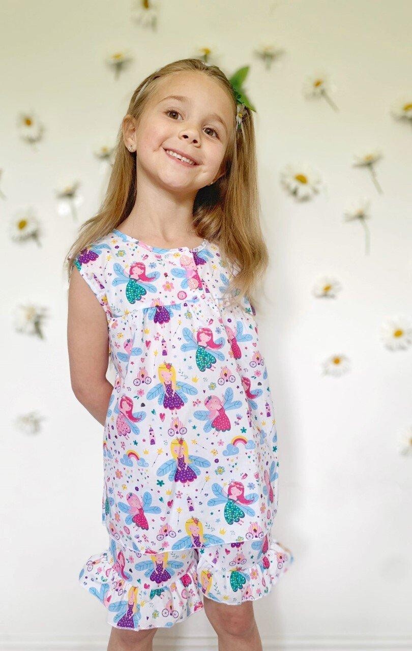 Короткий пижамный комплект Fairy из полихлопка с оборками Fox In A Box, мультиколор
Короткий пижамный комплект Fairy из полихлопка с оборками Fox In A Box, мультиколор