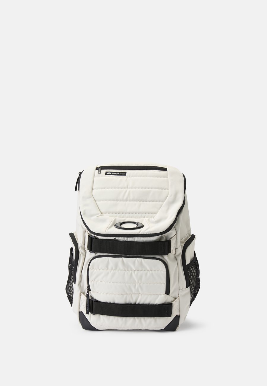 Рюкзак Oakley ENDURO BIG BACKPACK UNISEX, Mist/Beige
Рюкзак Oakley ENDURO BIG BACKPACK UNISEX, Mist/Beige