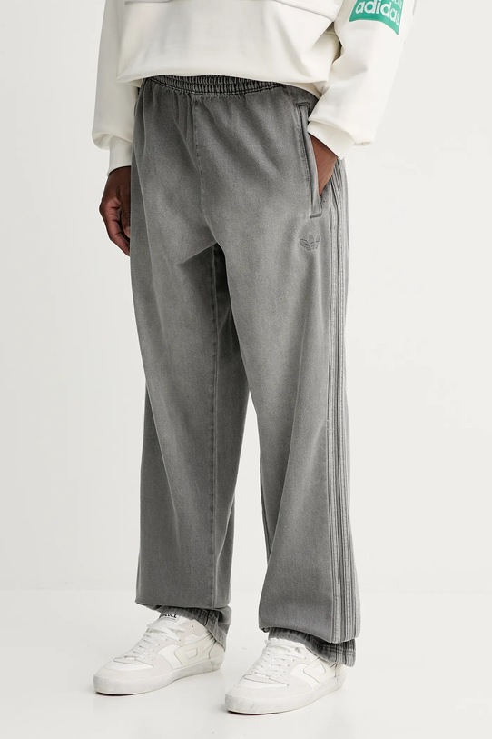 Хлопковые джинсы Denim TP Adidas Originals, серый
Хлопковые джинсы Denim TP Adidas Originals, серый