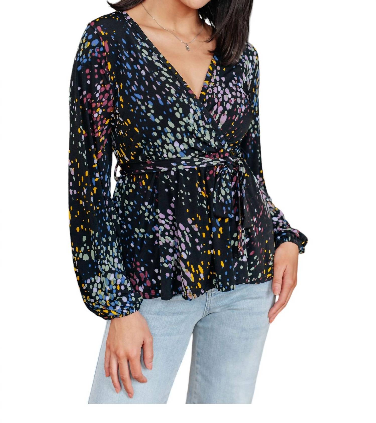 Черный топ с длинными рукавами и запахом White Birch
Черный топ с длинными рукавами и запахом White Birch