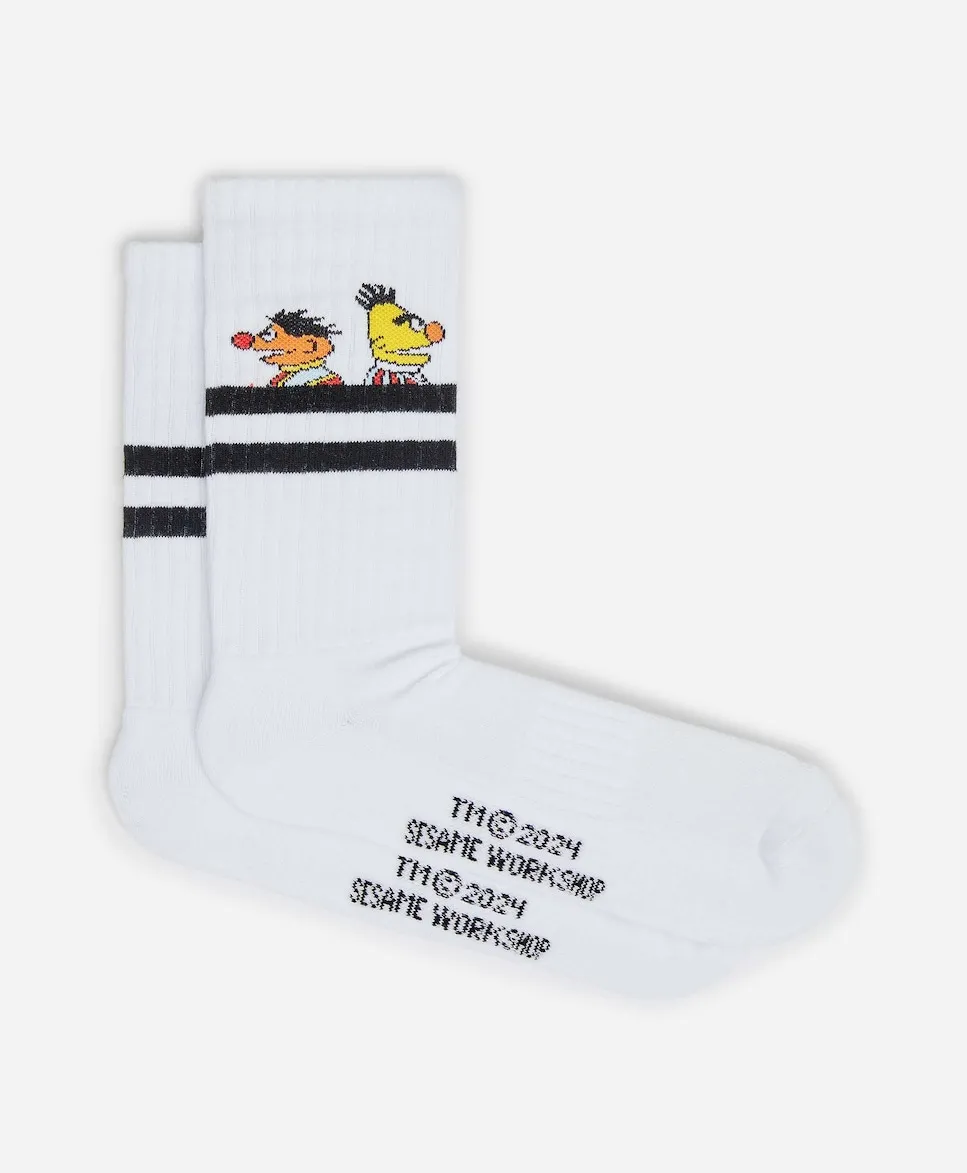 Высокие унисекс спортивные носки из органического хлопка Улица Сезам белый цвет Besocks 
Высокие унисекс спортивные носки из органического хлопка Улица Сезам белый цвет Besocks