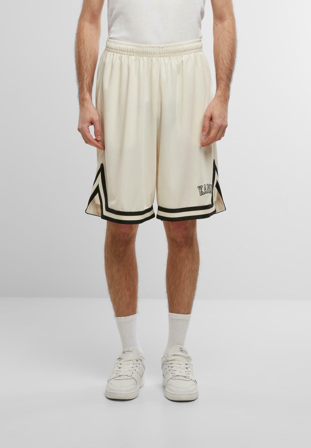 Шорты Tracksuit bottoms Karl Kani, бежевый 
Шорты Tracksuit bottoms Karl Kani, бежевый