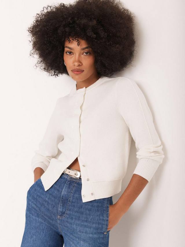 Кардиган на двух пуговицах Mint Velvet, Natural Cream
Кардиган на двух пуговицах Mint Velvet, Natural Cream