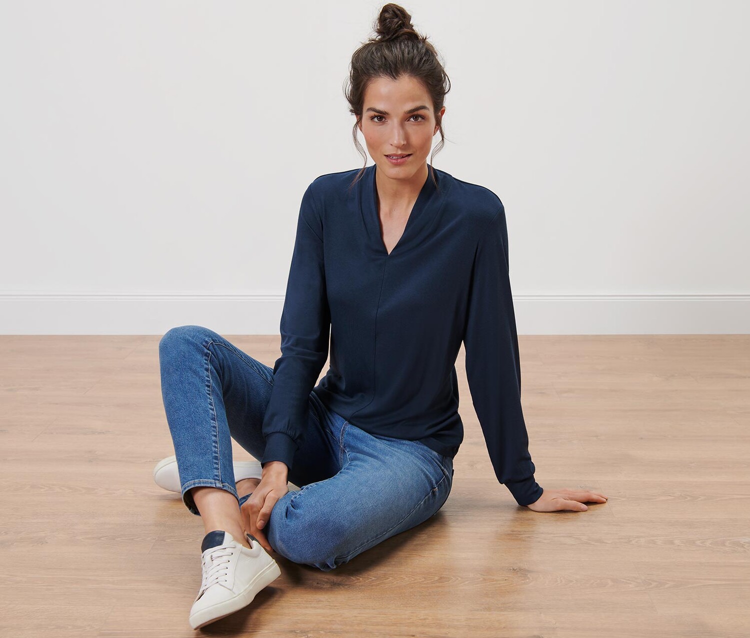 Рубашка с длинными рукавами и V-образным вырезом Tchibo, темно-синий
Рубашка с длинными рукавами и V-образным вырезом Tchibo, темно-синий