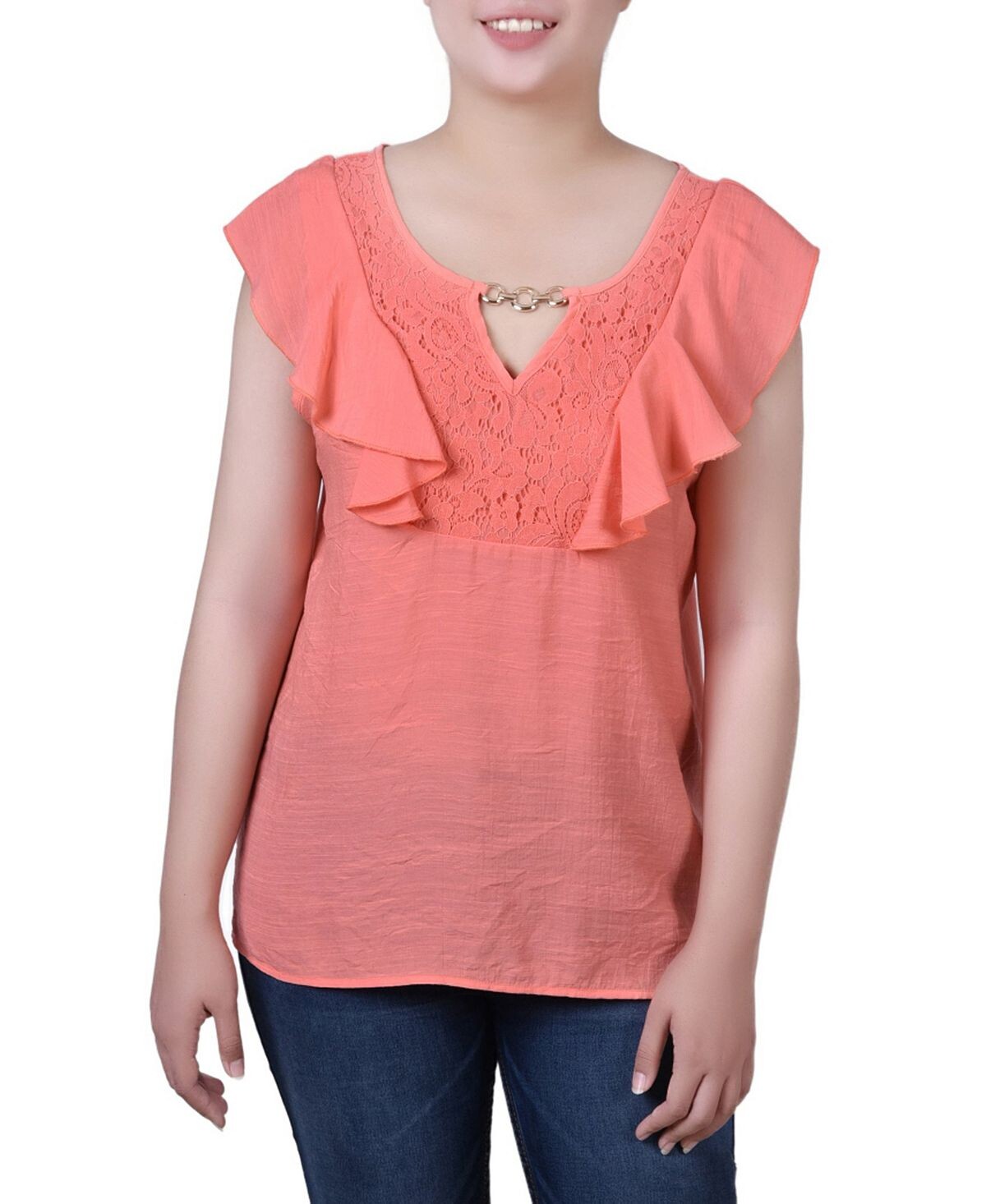 Миниатюрная блуза без рукавов с развевающейся кокеткой NY Collection
Миниатюрная блуза без рукавов с развевающейся кокеткой NY Collection