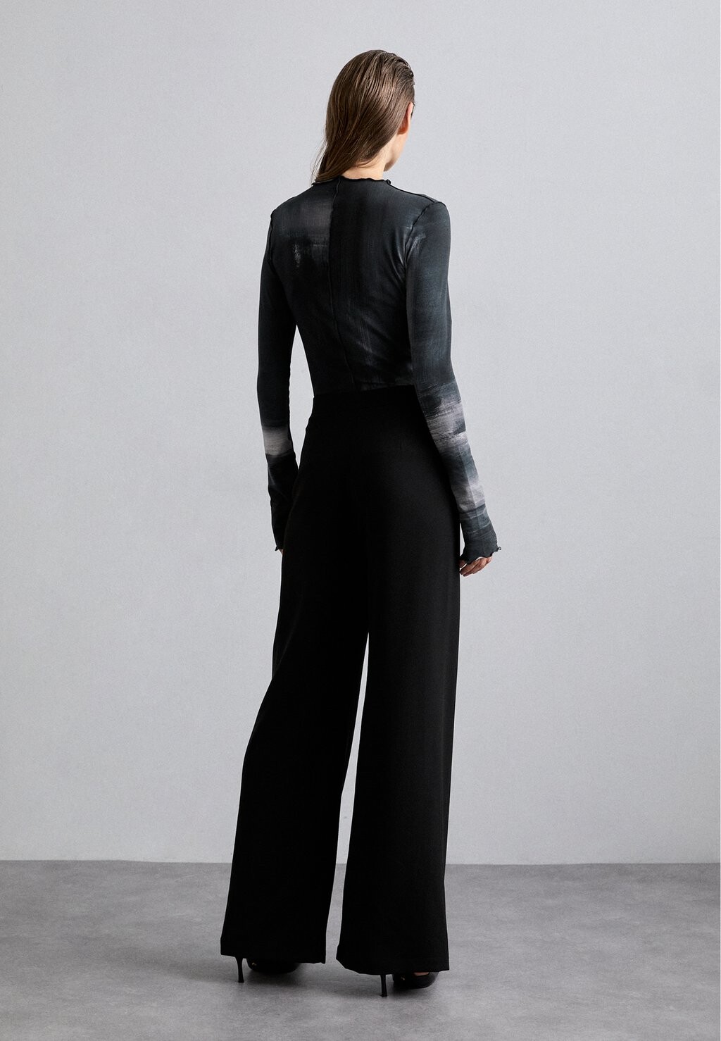 Тканевые брюки SINI Rodebjer, черный
Тканевые брюки SINI Rodebjer, черный