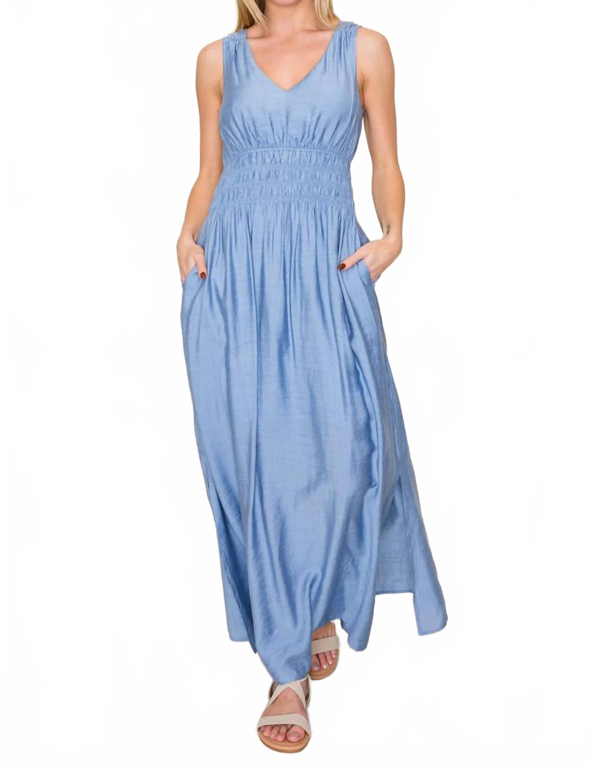 Платье макси с V-образным вырезом Alissa в серо-голубом цвете STACCATO
Платье макси с V-образным вырезом Alissa в серо-голубом цвете STACCATO