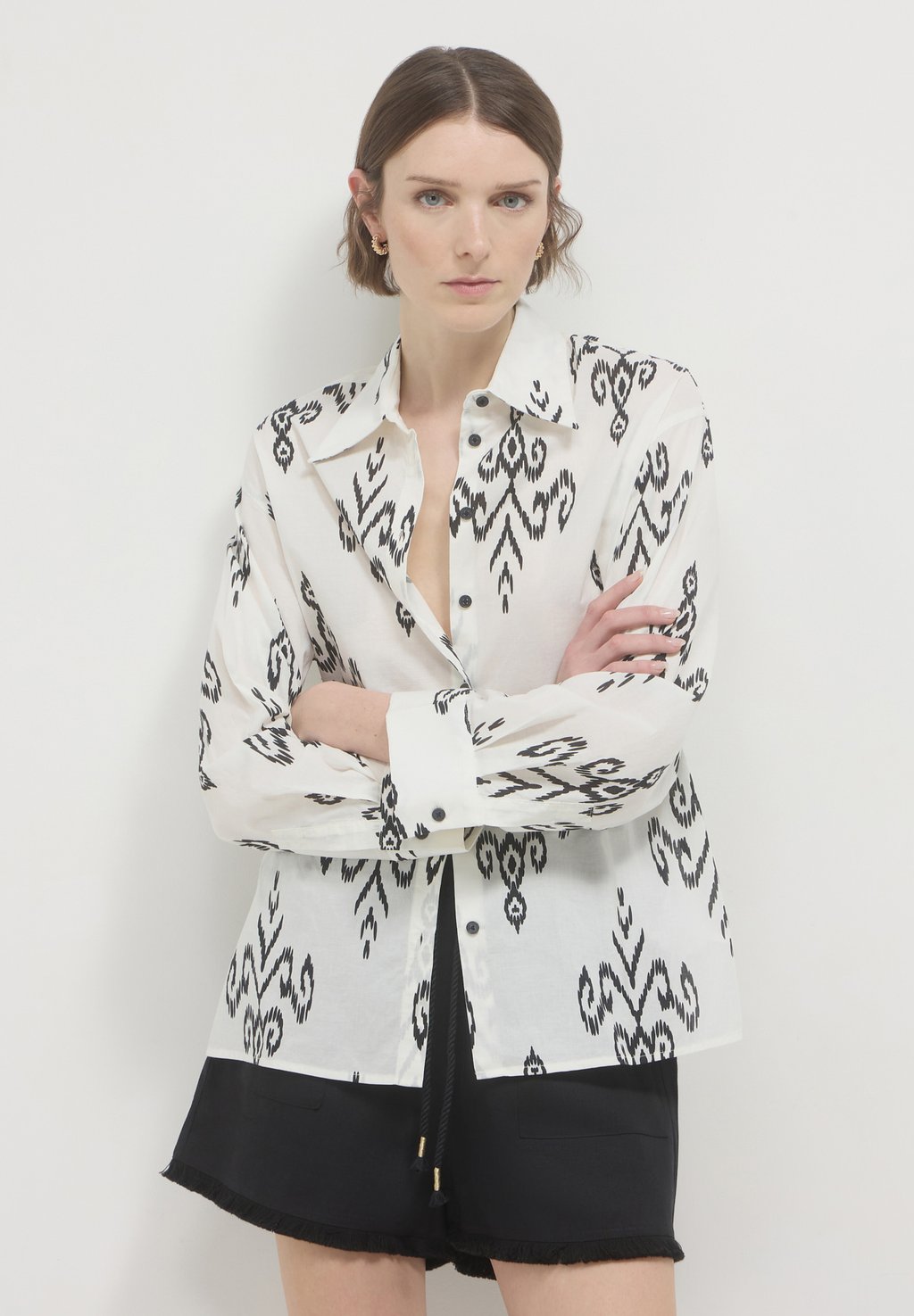 Блузка на пуговицах Calliope, цвет Var Bianco Lana
Блузка на пуговицах Calliope, цвет Var Bianco Lana