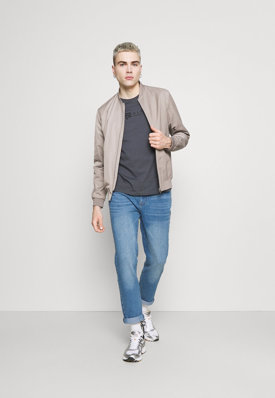 Футболка Alpha Industries 2 PACK, Greyblack/Black/Anthracite, Черный, Футболка Alpha Industries 2 PACK, Greyblack/Black/Anthracite
Футболка Alpha Industries 2 PACK, Greyblack/Black/Anthracite, Черный, Футболка Alpha Industries 2 PACK, Greyblack/Black/Anthracite