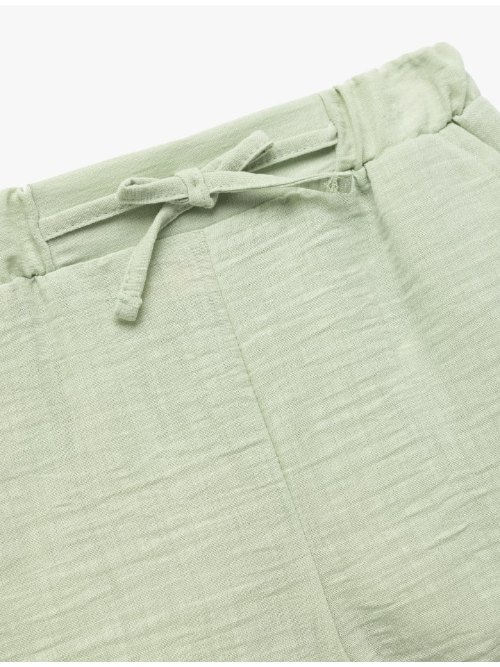 Шорты зеленого цвета KOTON
Шорты зеленого цвета KOTON