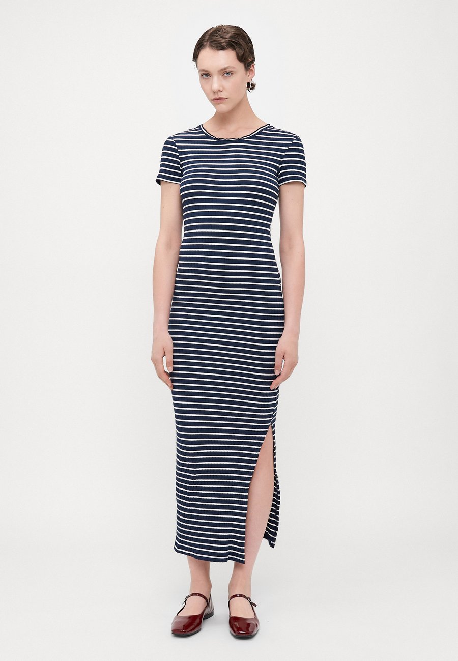 Платье Vero Moda Tall VMSEA DRESS, Navy/Snow White/Dark Blue
Платье Vero Moda Tall VMSEA DRESS, Navy/Snow White/Dark Blue