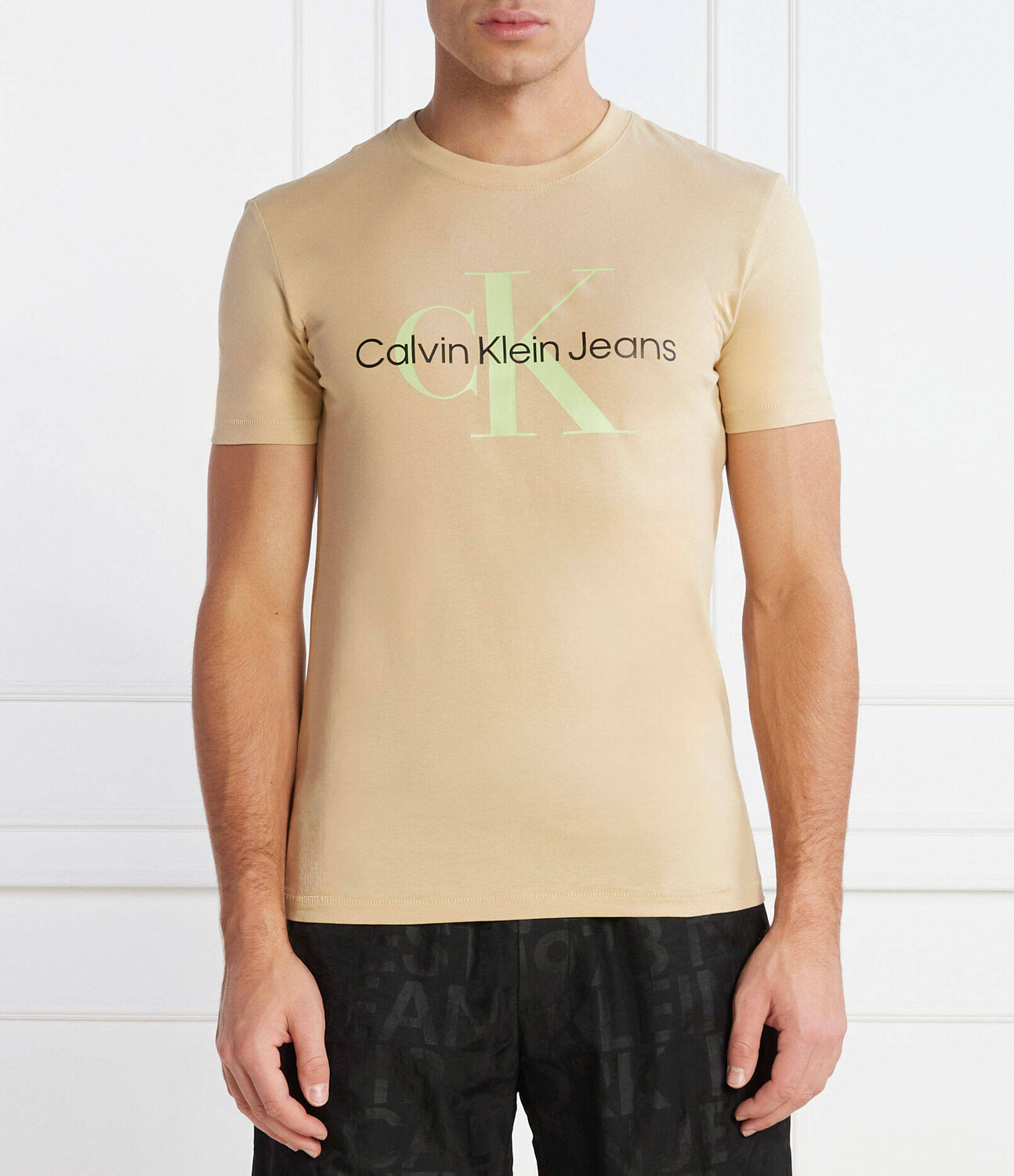 Футболка CALVIN KLEIN JEANS Slim Fit, бежевый
Футболка CALVIN KLEIN JEANS Slim Fit, бежевый