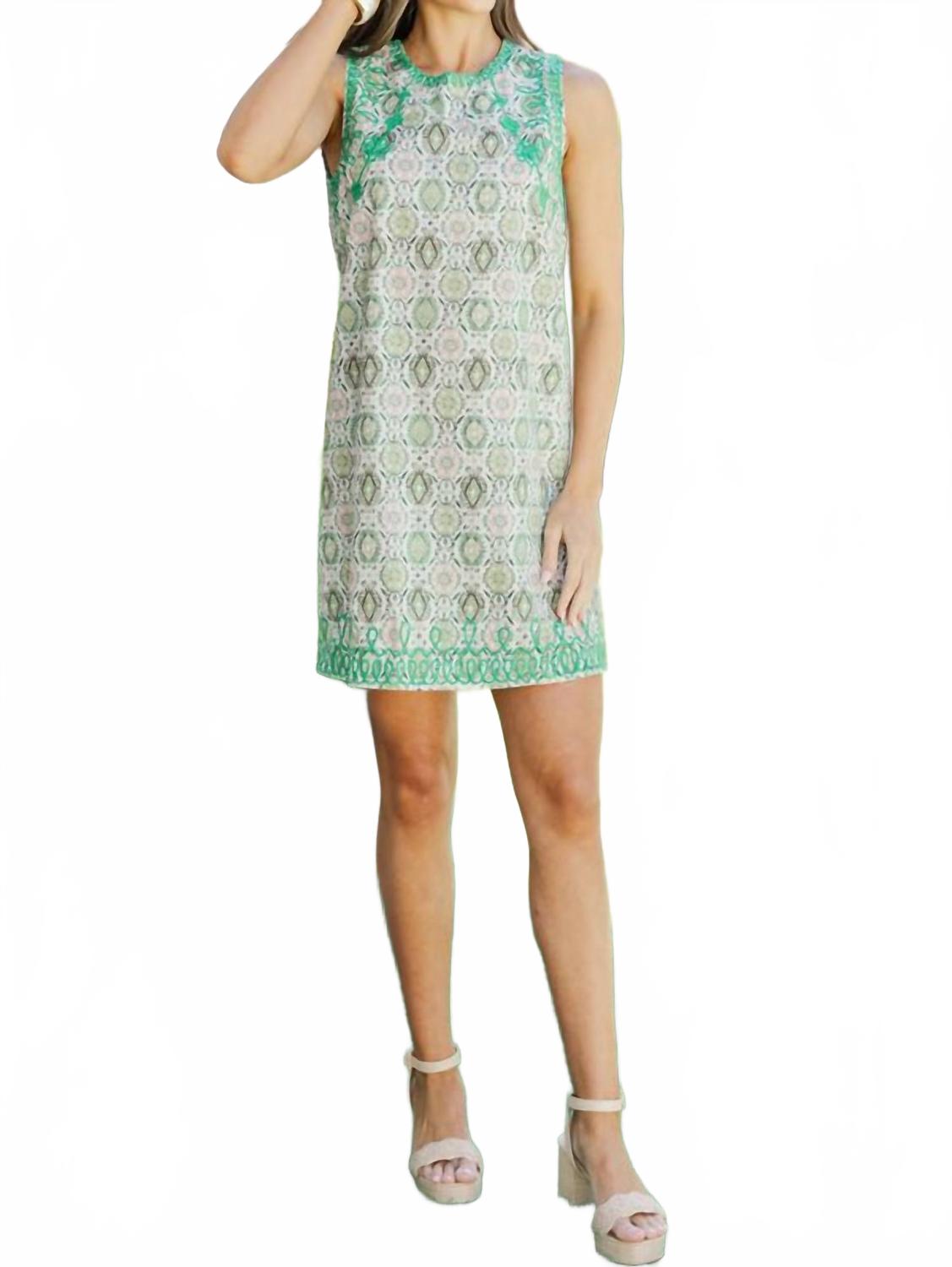 Зеленое платье-сарафан с вышивкой "Калейдоскоп" Voy
Зеленое платье-сарафан с вышивкой "Калейдоскоп" Voy