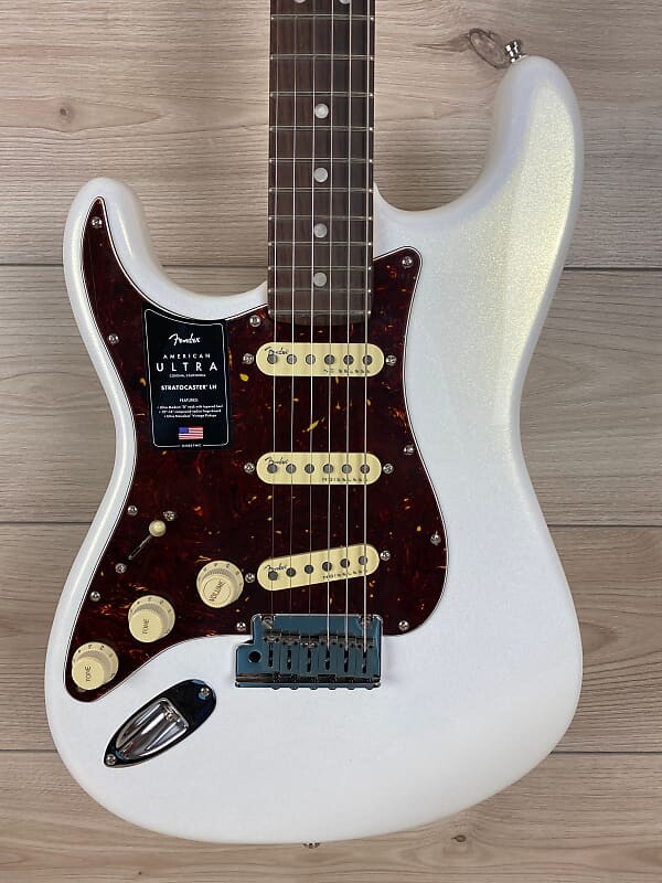 Электрогитара Fender American Ultra Stratocaster Left-Hand Guitar, Rosewood Fingerboard, Arctic Pearl 
Электрогитара Fender American Ultra Stratocaster Left-Hand Guitar, Rosewood Fingerboard, Arctic Pearl