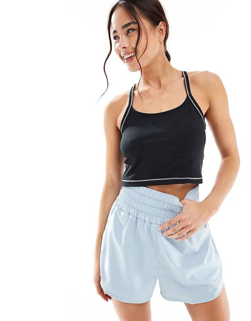 Майка-топ Nike One Training Dri-Fit с укороченной ребристой отделкой черного цвета Nike Training
Майка-топ Nike One Training Dri-Fit с укороченной ребристой отделкой черного цвета Nike Training