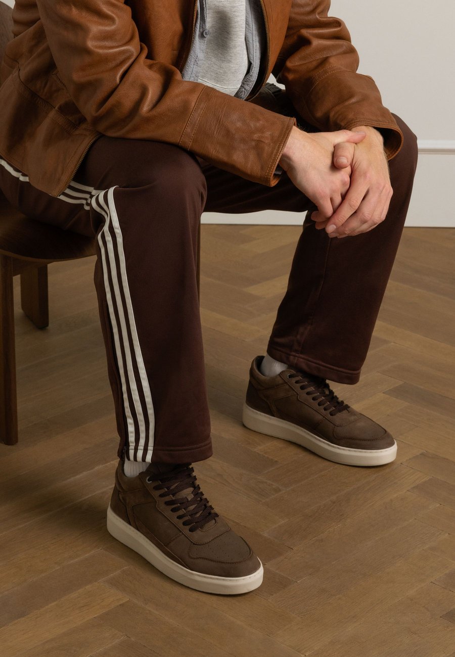 Кроссовки Manfield SNEAKER, Cognac
Кроссовки Manfield SNEAKER, Cognac