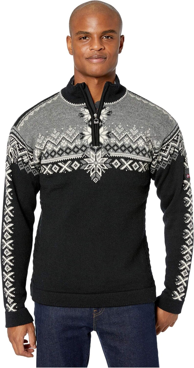 Мужской свитер к 140-летию Dale of Norway, цвет Black/Smoke/Off-White
Мужской свитер к 140-летию Dale of Norway, цвет Black/Smoke/Off-White