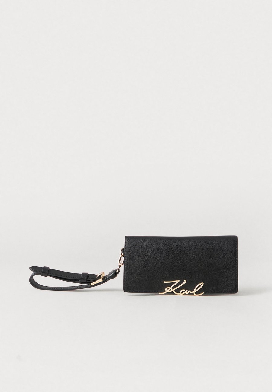 Кошелек KARL LAGERFELD SIGNATURE WRIST WALLET, Black/Gold-Coloured/Black
Кошелек KARL LAGERFELD SIGNATURE WRIST WALLET, Black/Gold-Coloured/Black