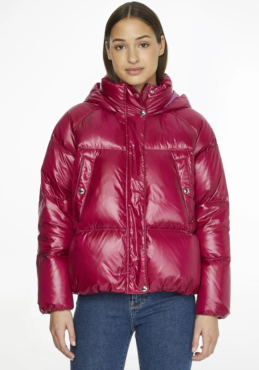 Стеганая куртка Tommy Hilfiger "POP COLOR DOWN JACKET", с капюшоном и воротником-стойкой, цвет Italian Wine
Стеганая куртка Tommy Hilfiger "POP COLOR DOWN JACKET", с капюшоном и воротником-стойкой, цвет Italian Wine