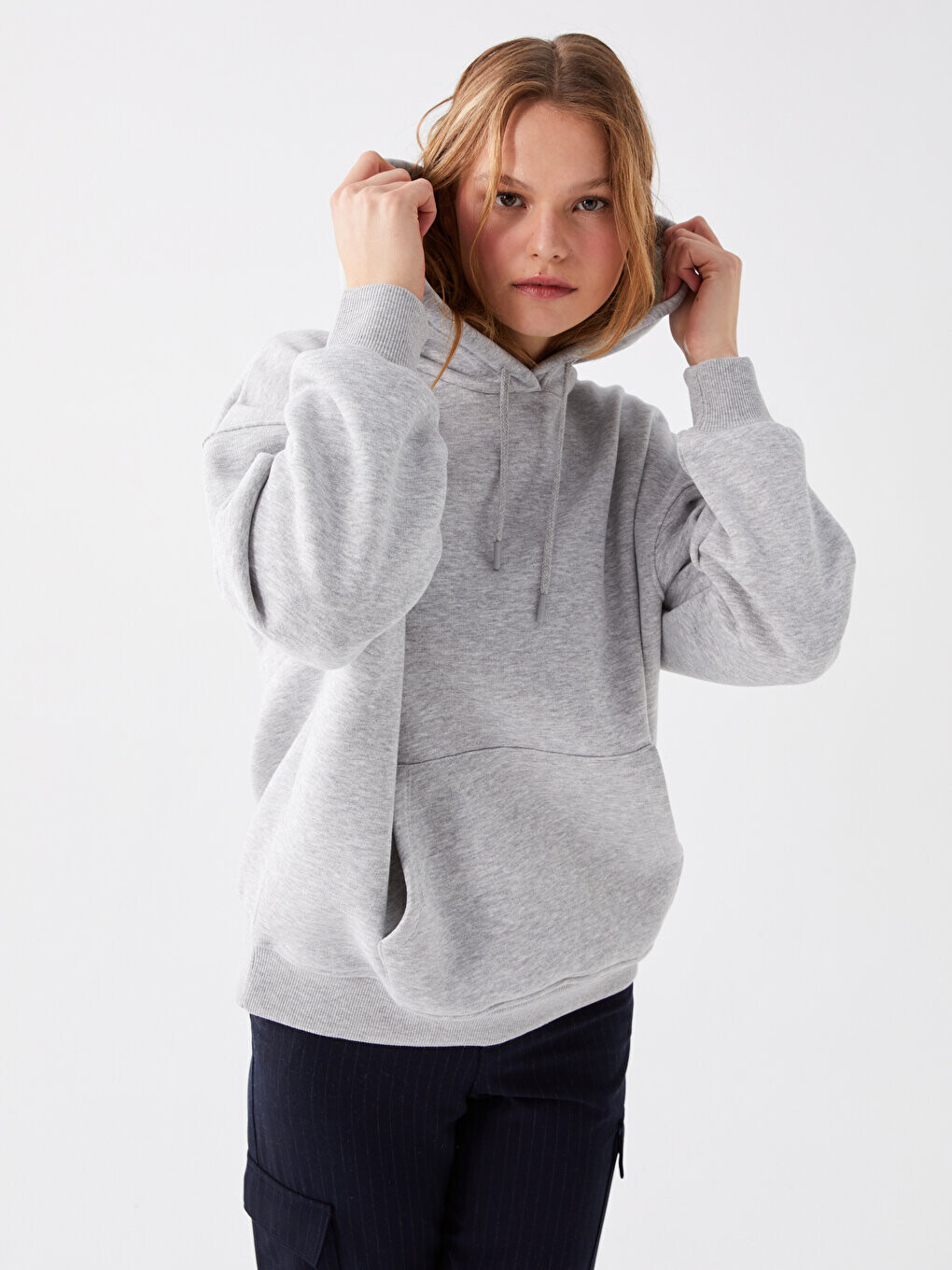 Однотонная женская толстовка оверсайз с длинными рукавами LCW Casual, средне-серый меланж
Однотонная женская толстовка оверсайз с длинными рукавами LCW Casual, средне-серый меланж