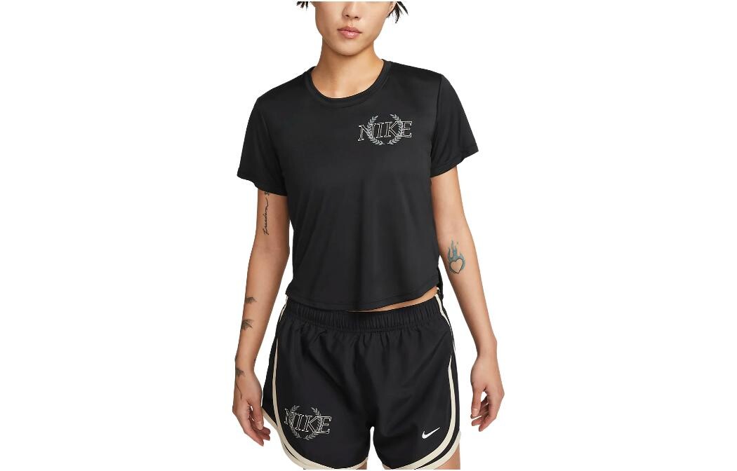 Футболка Dri-Fit женская черная Nike
Футболка Dri-Fit женская черная Nike