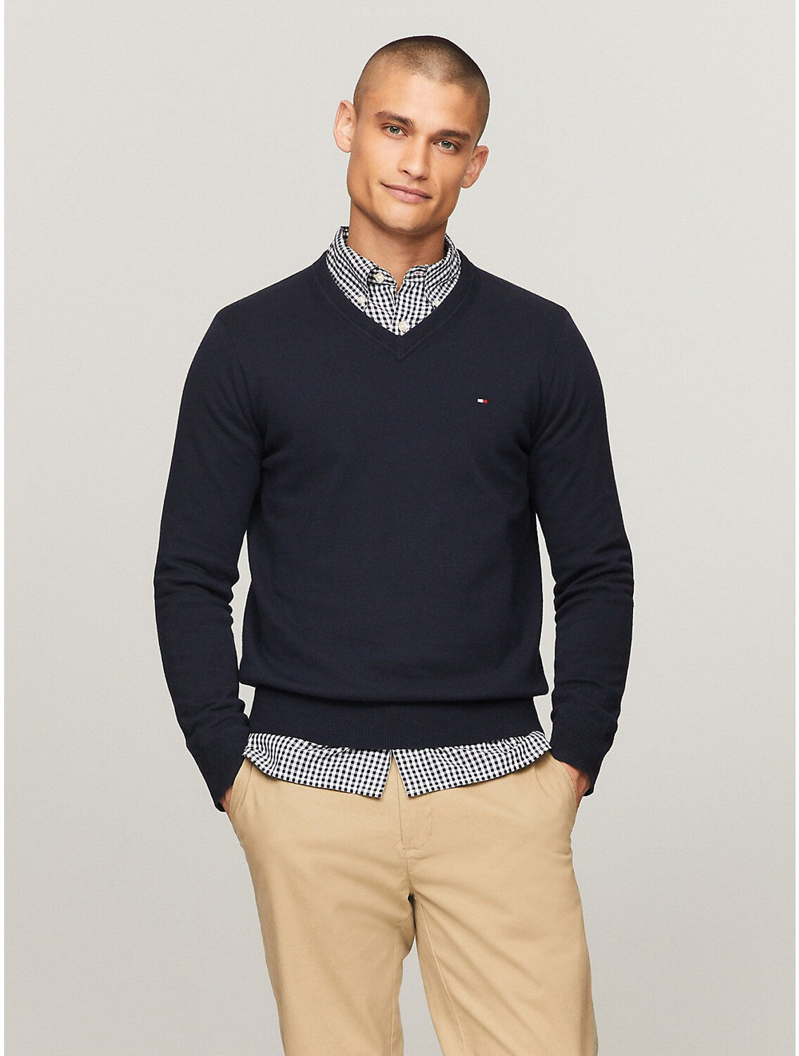 Мужской свитер с v-образным вырезом и логотипом Tommy Hilfiger, темно-синий
Мужской свитер с v-образным вырезом и логотипом Tommy Hilfiger, темно-синий