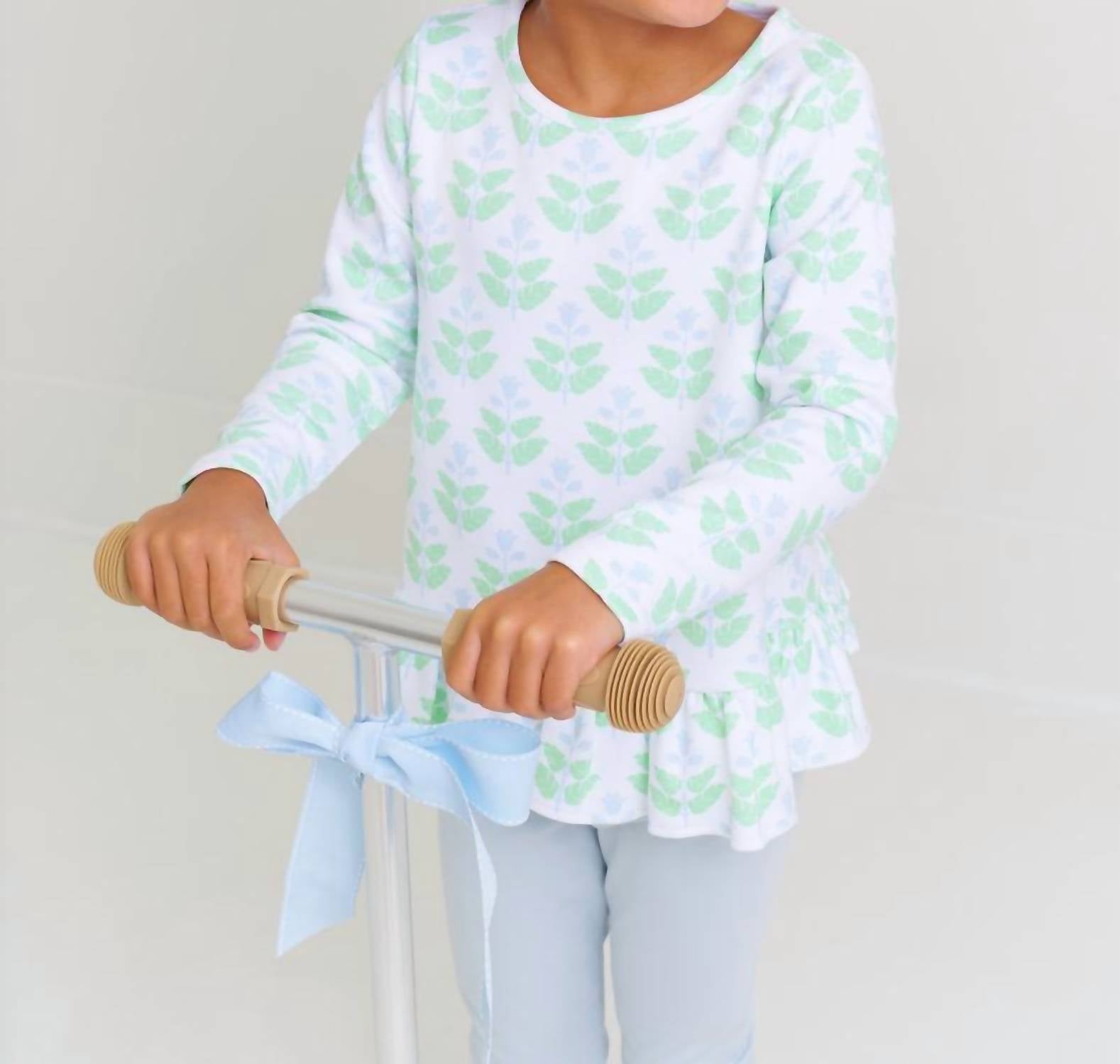 Длинный рукав, топ Love You Back Hanover с ручной набивкой в цвете Grace Bay Green The Beaufort Bonnet Company
Длинный рукав, топ Love You Back Hanover с ручной набивкой в цвете Grace Bay Green The Beaufort Bonnet Company