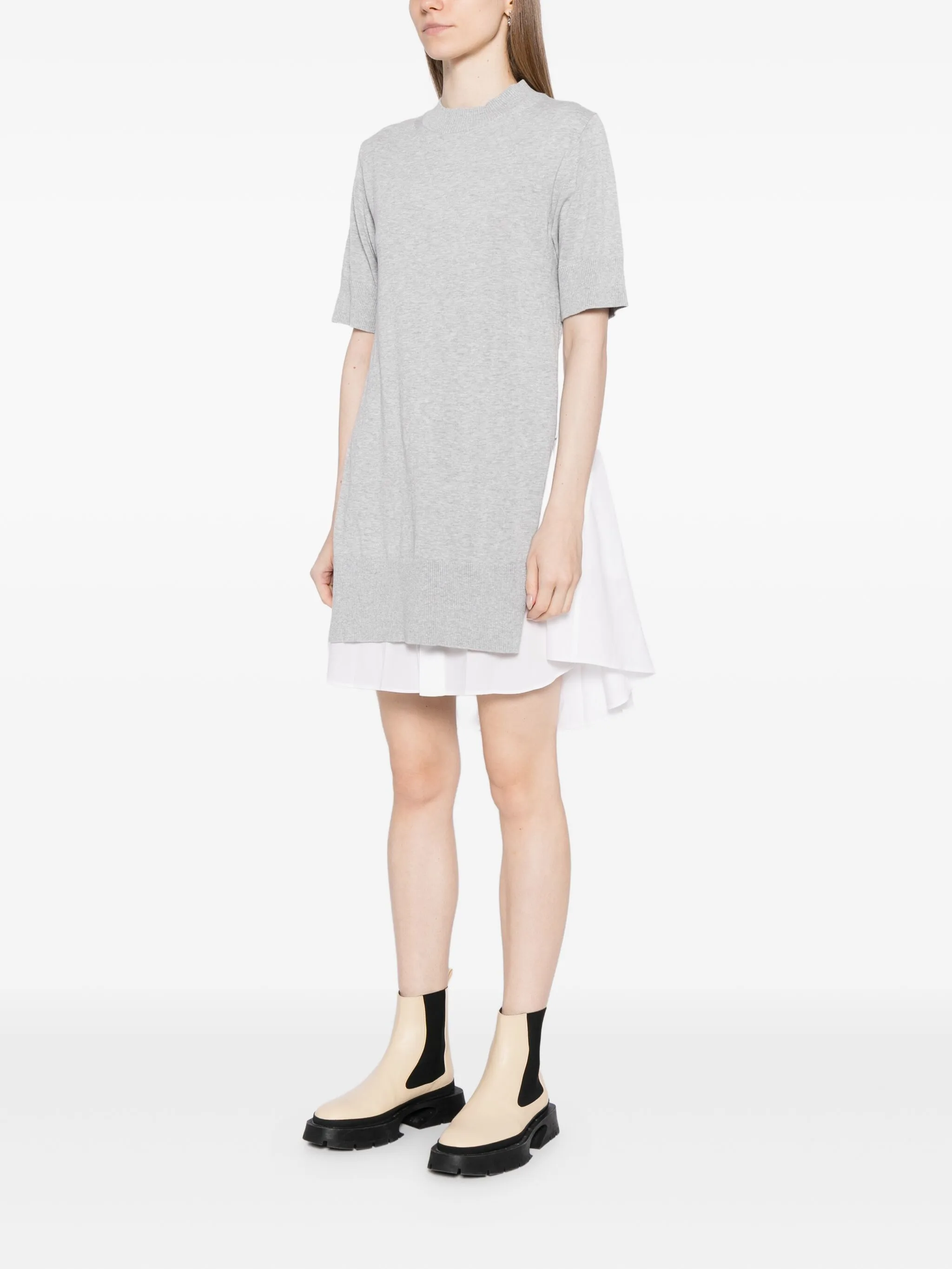 Поплиновое платье с нашивкой Sacai, серый
Поплиновое платье с нашивкой Sacai, серый