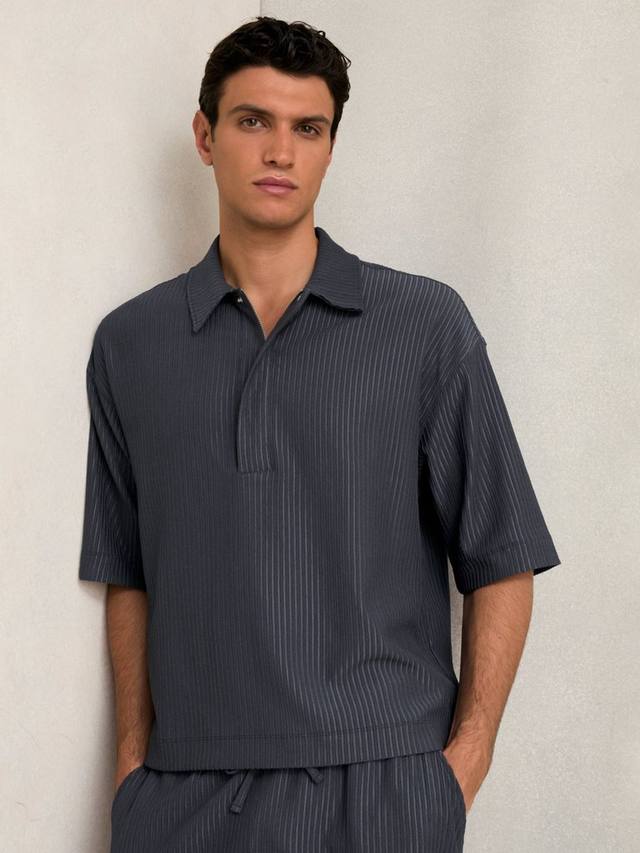 Футболка-поло Tobi с фактурной отделкой и молнией Reiss, Petrol Blue
Футболка-поло Tobi с фактурной отделкой и молнией Reiss, Petrol Blue