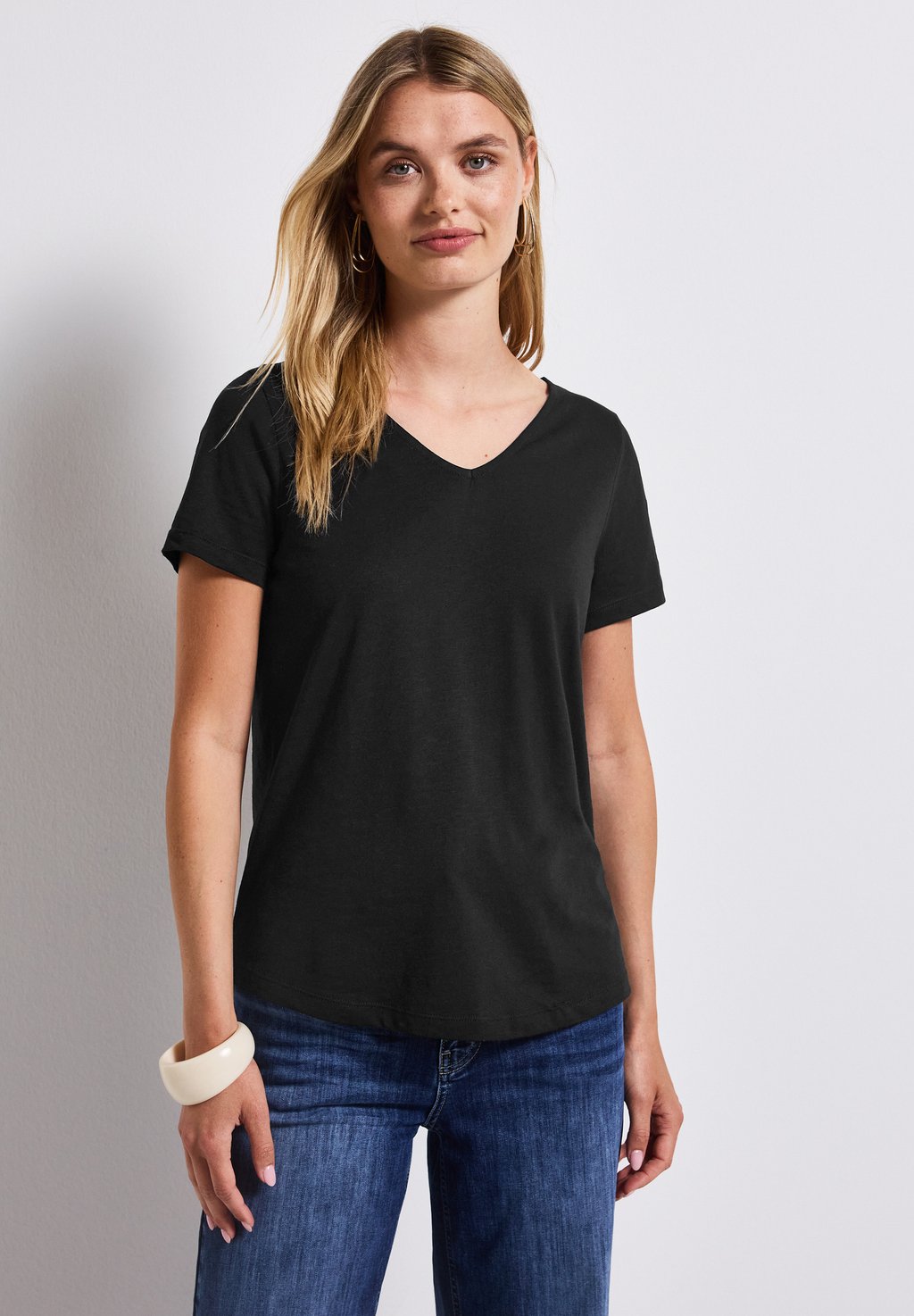 Базовая футболка IN UNIFARBE Street One, черный
Базовая футболка IN UNIFARBE Street One, черный