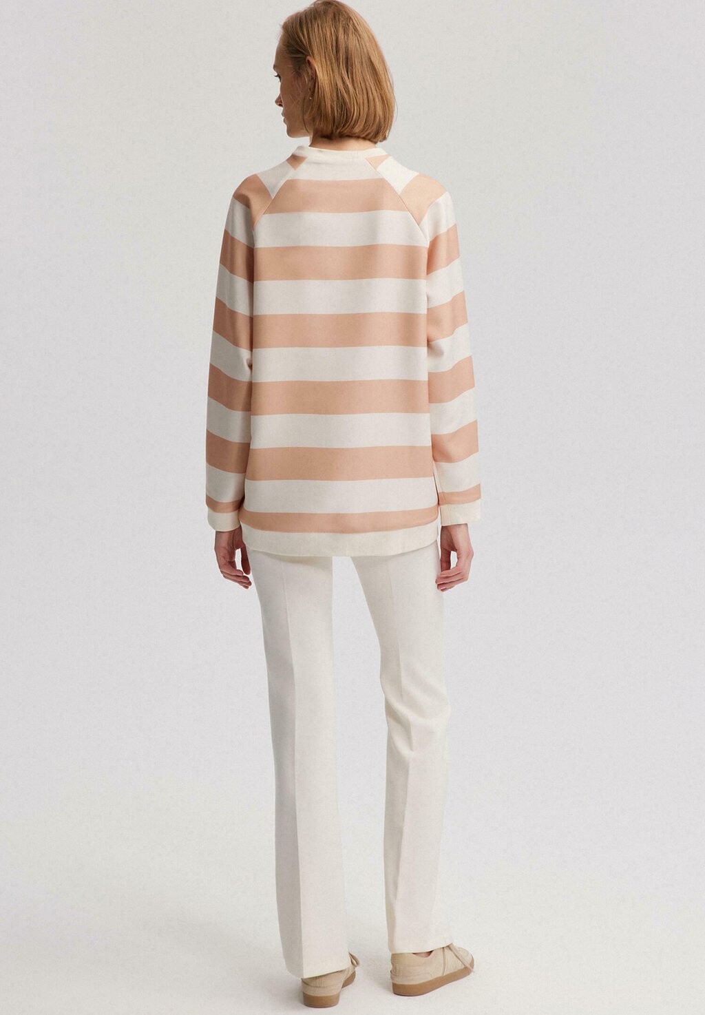 Толстовка STRIPED CREPE Touché Privé, цвет Stone
Толстовка STRIPED CREPE Touché Privé, цвет Stone