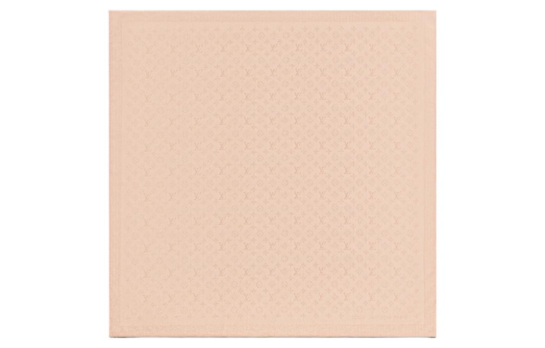 Шарф женский Louis Vuitton, светло-розовый
Шарф женский Louis Vuitton, светло-розовый