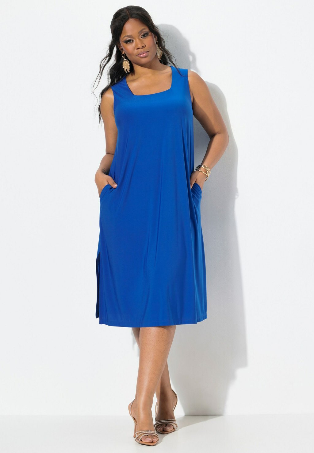 Платье из джерси A-LINIE CARREE-AUSSCHNITT ÄRMELLOS Ulla Popken, темно-синий
Платье из джерси A-LINIE CARREE-AUSSCHNITT ÄRMELLOS Ulla Popken, темно-синий