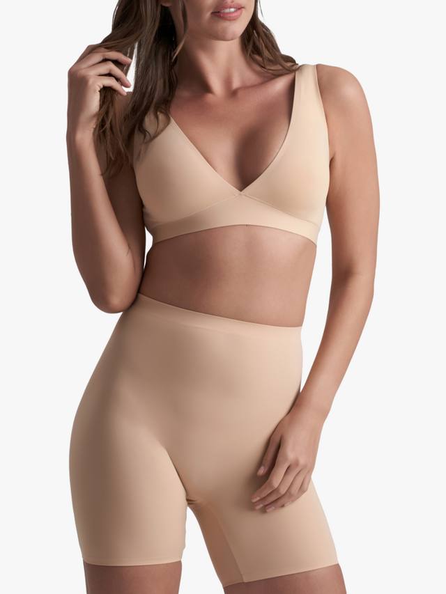 Невидимые шорты с высокой талией Bye Bra, Beige
Невидимые шорты с высокой талией Bye Bra, Beige