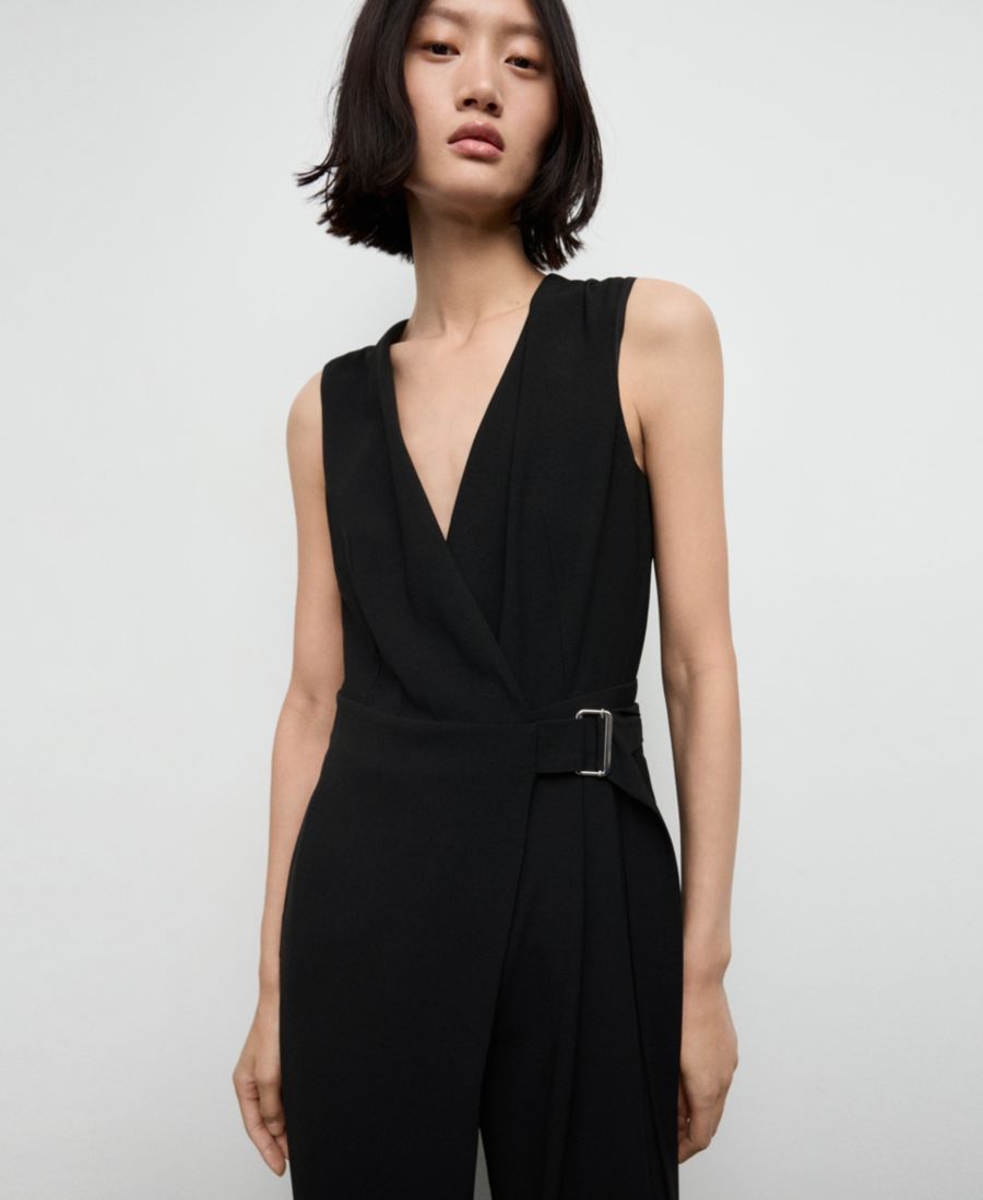 Женский комбинезон с поясом MANGO, Black
Женский комбинезон с поясом MANGO, Black
