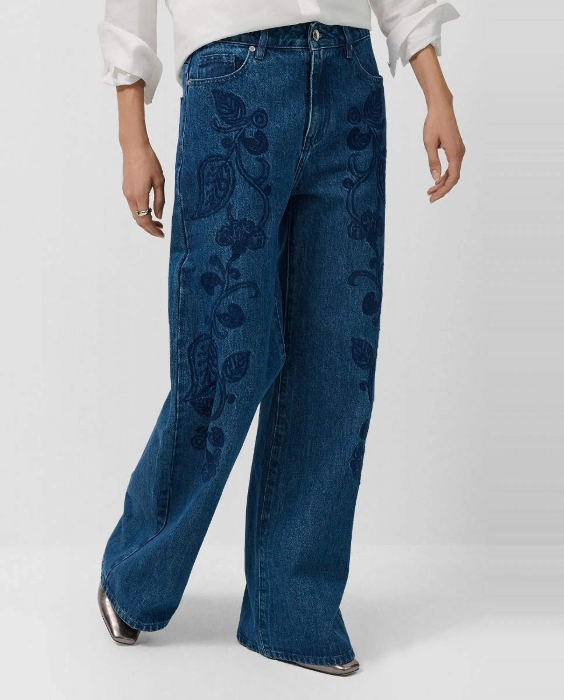 Женские джинсы с цветочной вышивкой Roberto Verino, темно-синий
Женские джинсы с цветочной вышивкой Roberto Verino, темно-синий