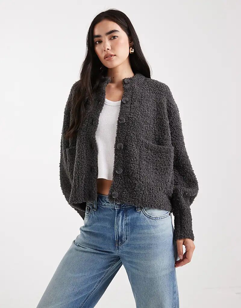 Свободный кардиган букле ASOS DESIGN с карманами в антрацитовом цвете
Свободный кардиган букле ASOS DESIGN с карманами в антрацитовом цвете